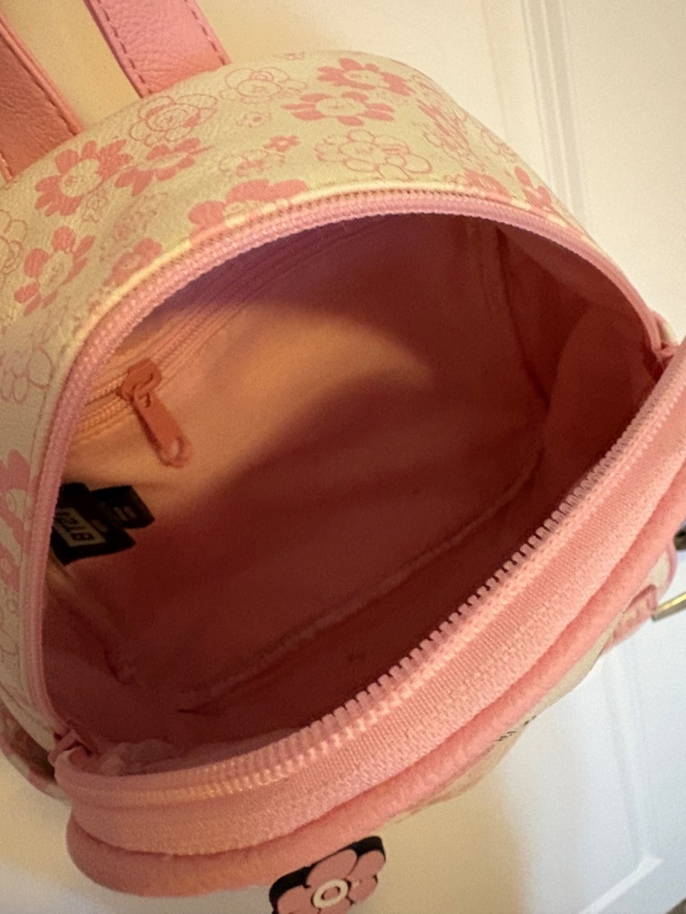 BT21 backpack - Picture 5 of 5